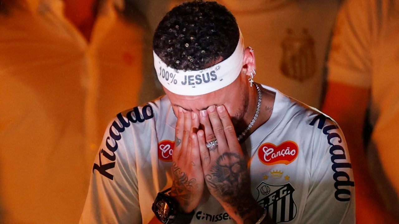 Neymar no pudo zafarse de los ‘cocotazos’ en su bienvenida al Santos FC: así lo recibió el venezolano Soteldo